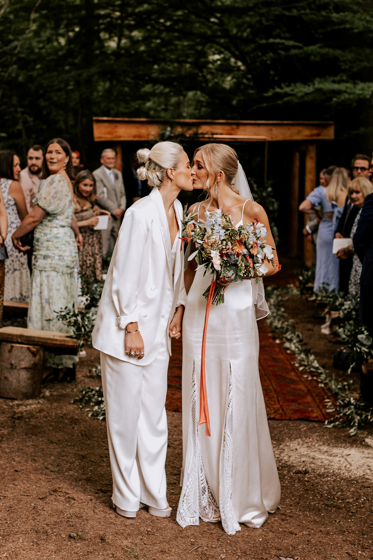 Submission Guidelines: How To Submit Real Weddings & Editorial Content to Love My Dress® 11 Emmy Kenny Photography