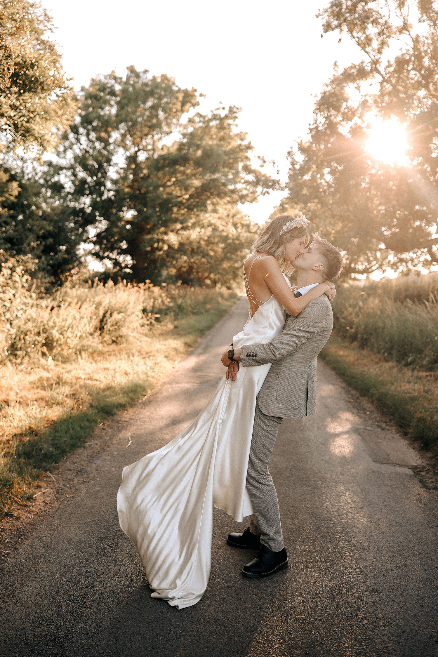 Submission Guidelines: How To Submit Real Weddings & Editorial Content to Love My Dress® 41 Rosie Hardy Photography