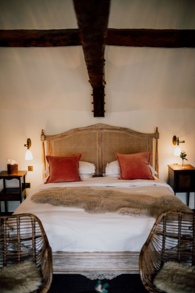 Home 51 The New Wedding Aesthetic: A Sense of Home